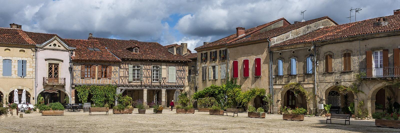 groupe devant un van