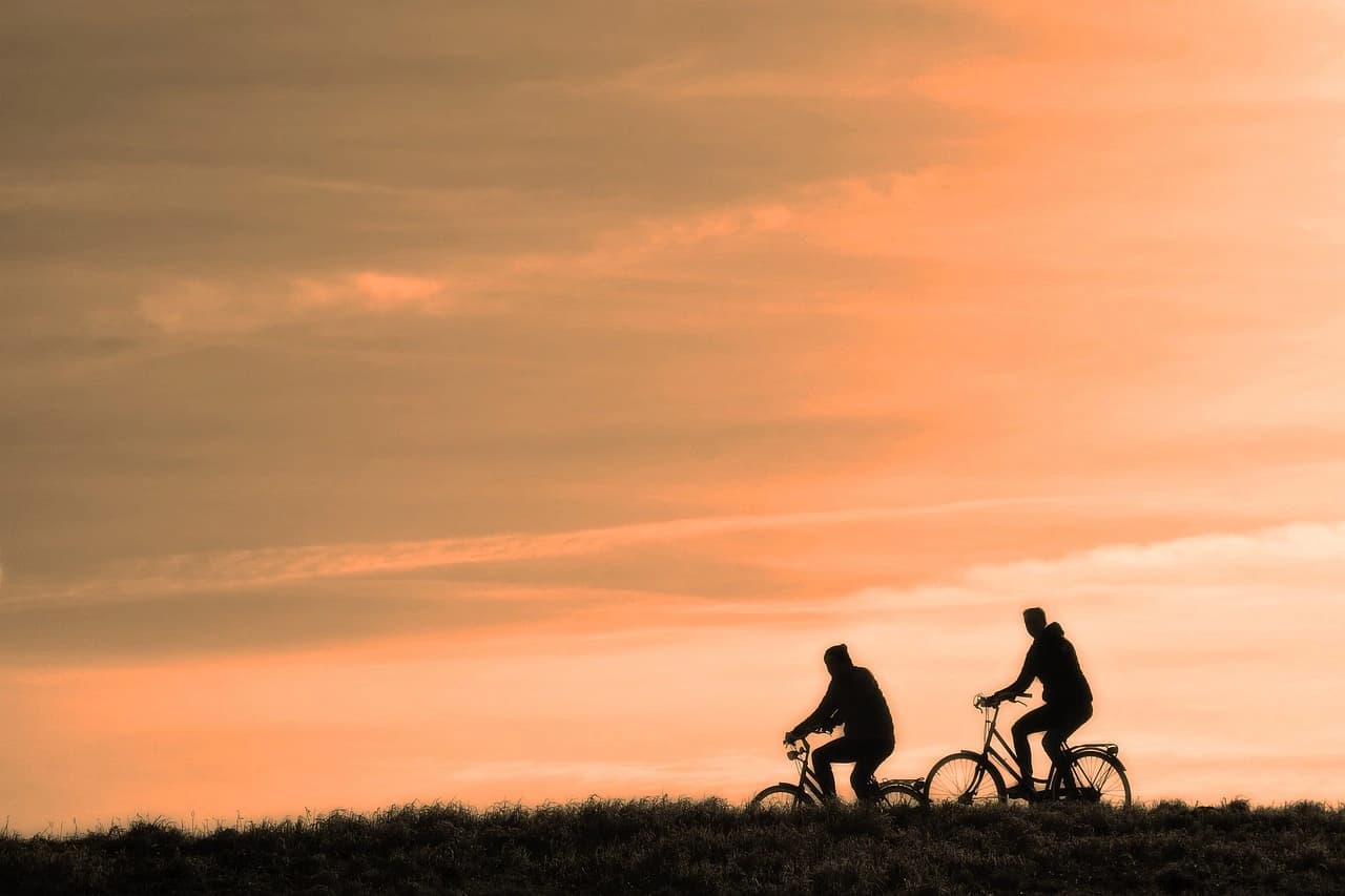 Client The Family Bike voyageant en vélo dans le pays basque.