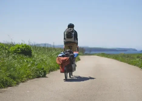 Peut-on voyager en vélo électrique. Bonne ou mauvaise idée ?